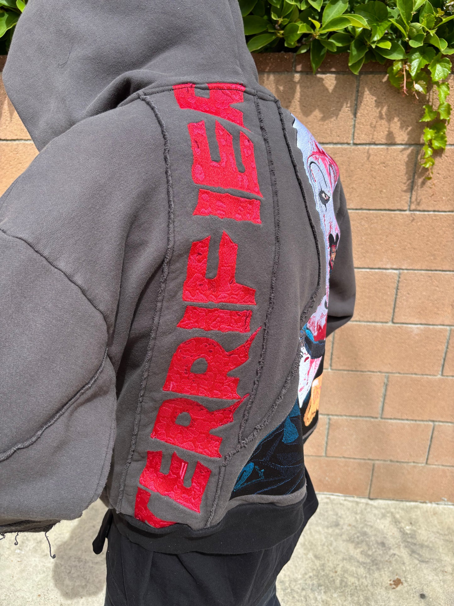 Trfr (Sweatshirt)